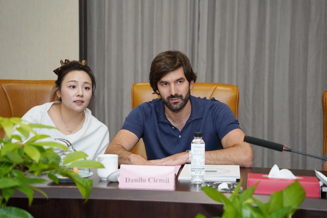 17586836643806081x20.jpg 17586836643806081x20.jpg