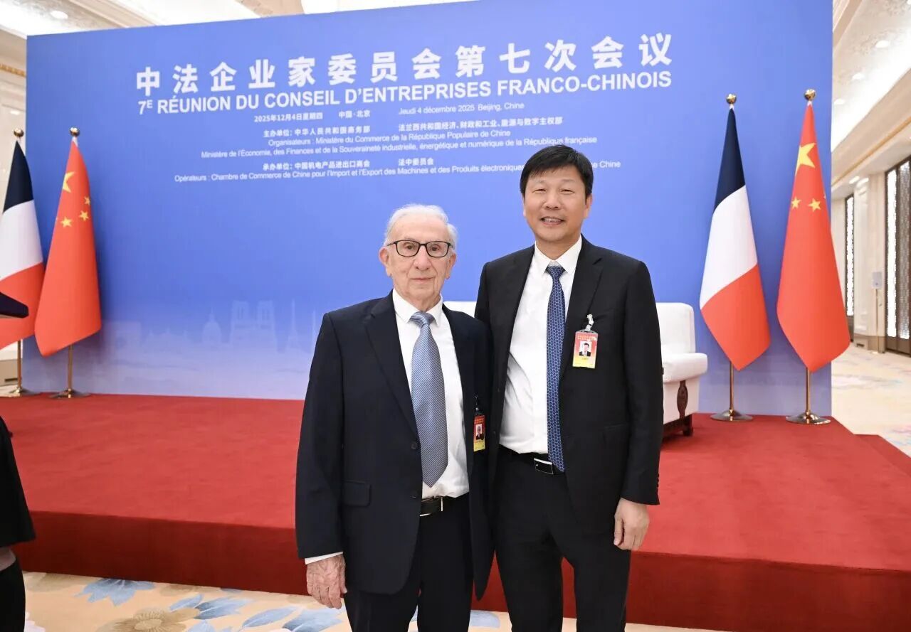 1764902265153576l3bw.jpg 1764902265153576l3bw.jpg